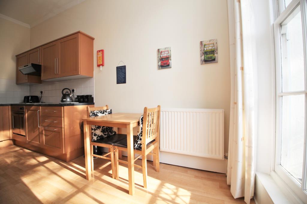 Kitchen/Breakfast Rm